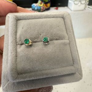 Elegant Green Colombian emerald Stud Earrings